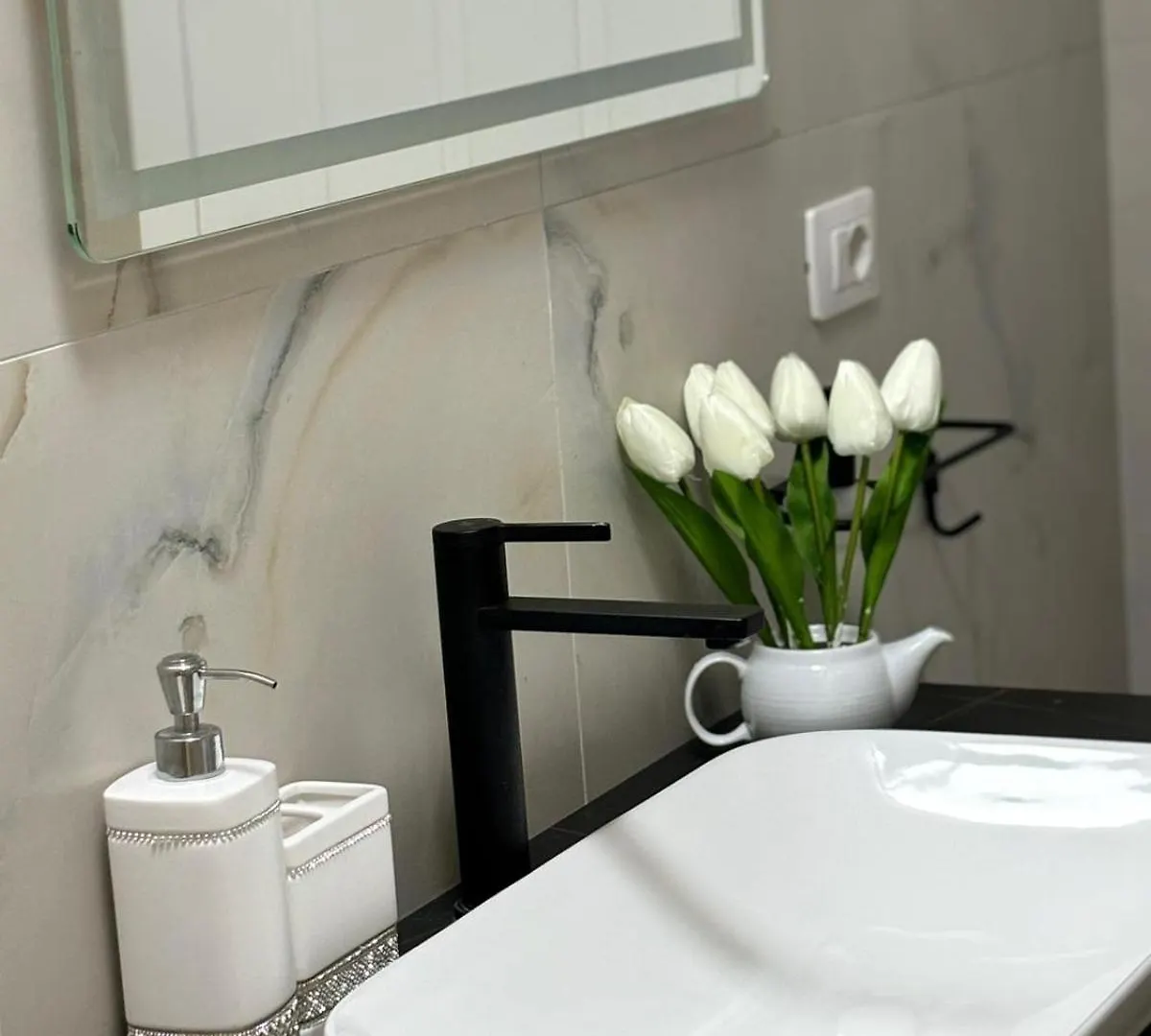 Gloria Prestige Apartment Tirana 0*,